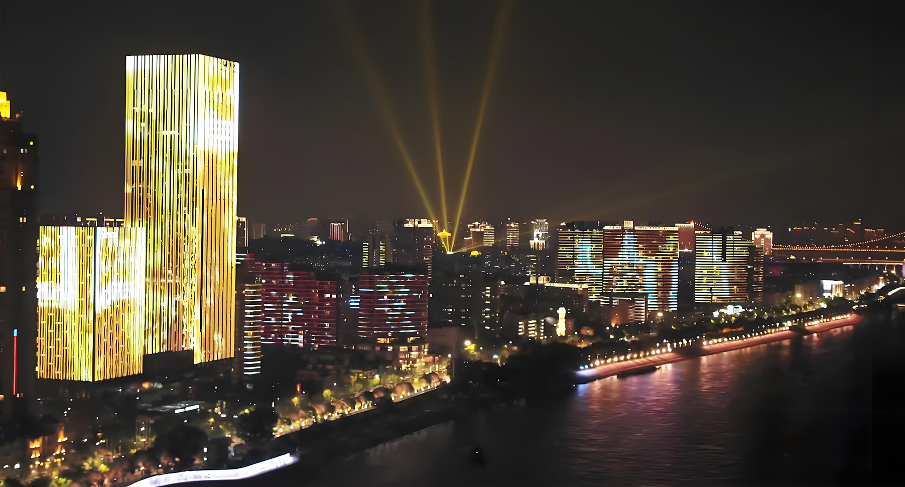 武汉沿江灯光秀